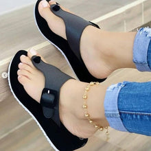 Load image into Gallery viewer, Ladies Platform Flip Flops
