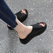 Load image into Gallery viewer, Zapatos de suela blanda realzados de suela gruesa de cuero suave Zapatilla de boca de pez
